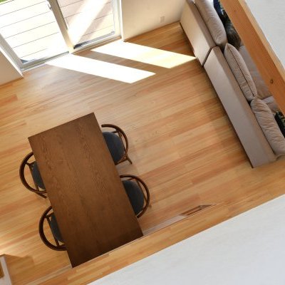 「素足が気持ちいい家、体感してみませんか？」