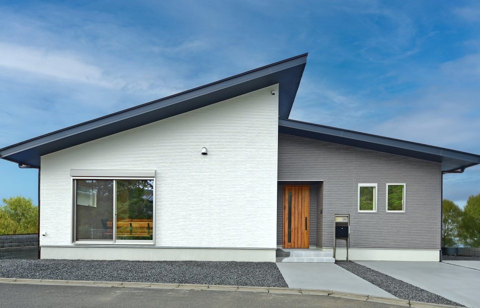 最新モデルハウス｜秩父市大野原｜自然素材と豊富な収納力を備えた、心地よい平屋